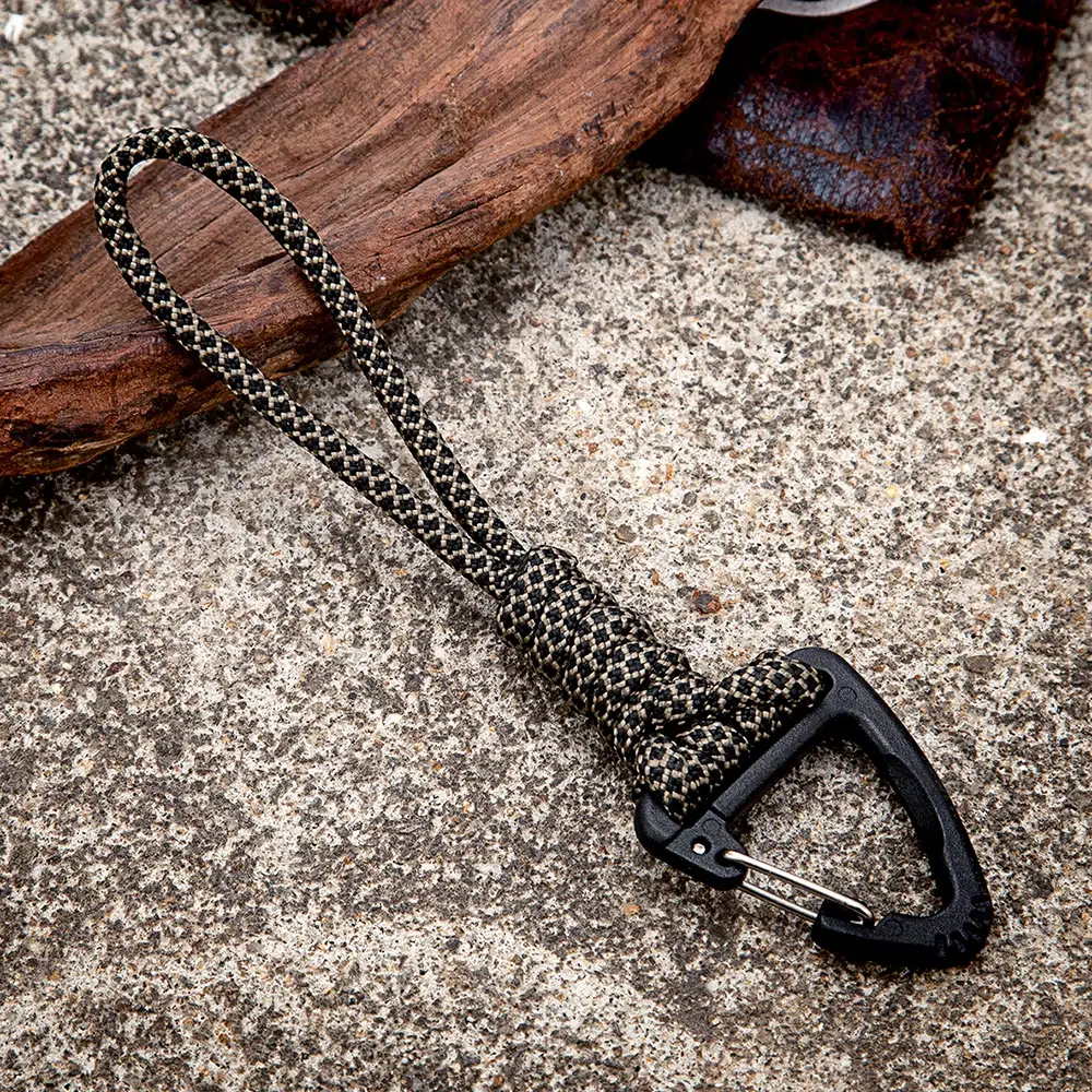 Porte Clé Triangle en Paracorde Sf57ce115a6d147199b26d519ce7710d20